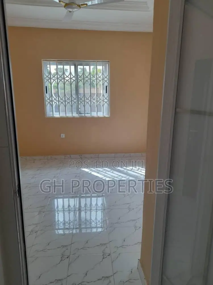 3bdrm House in Sokoban Kwanwoma., Kumasi Metropolitan for sale