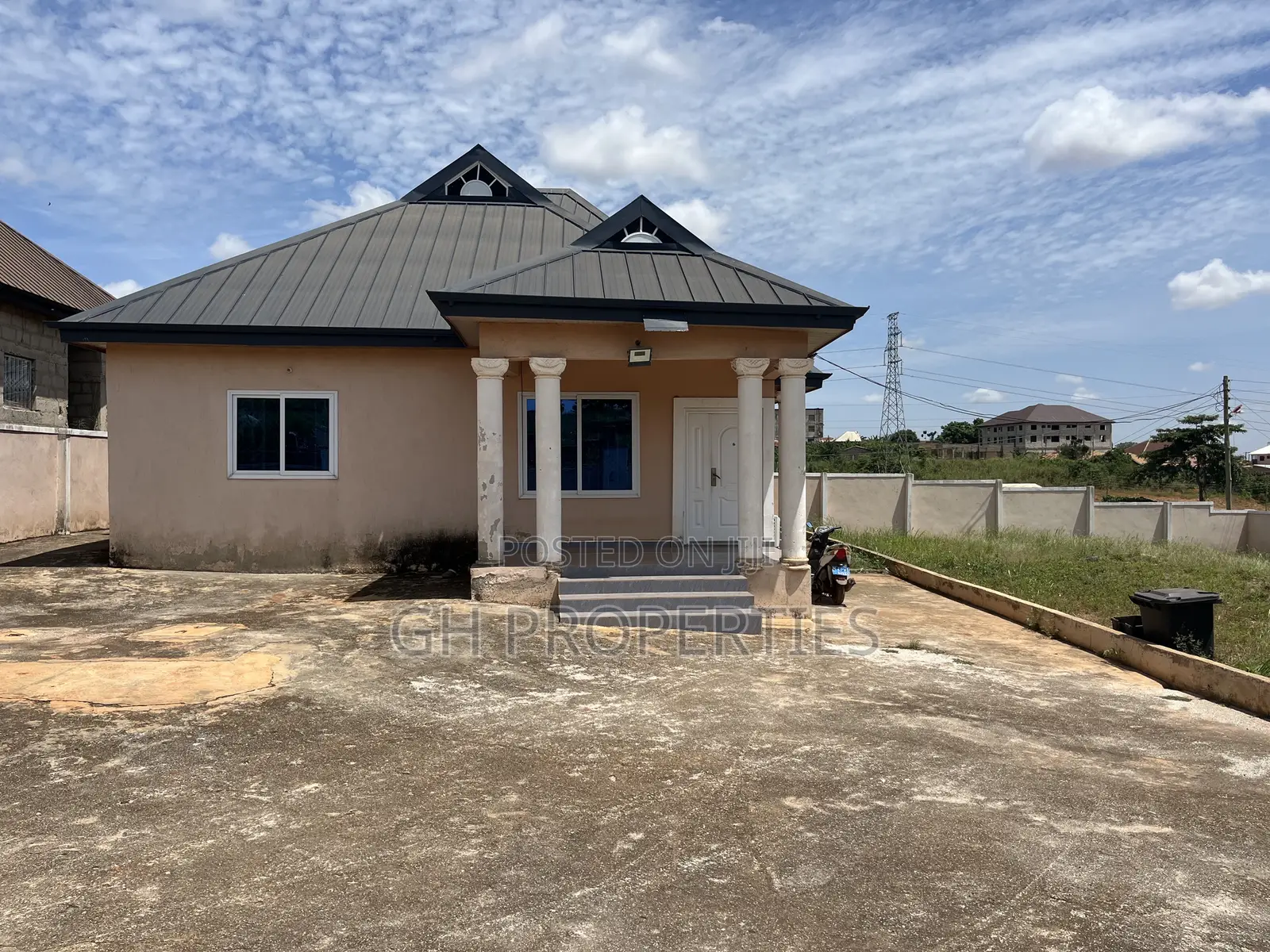 3bdrm House in Sokoban Kwanwoma., Kumasi Metropolitan for sale