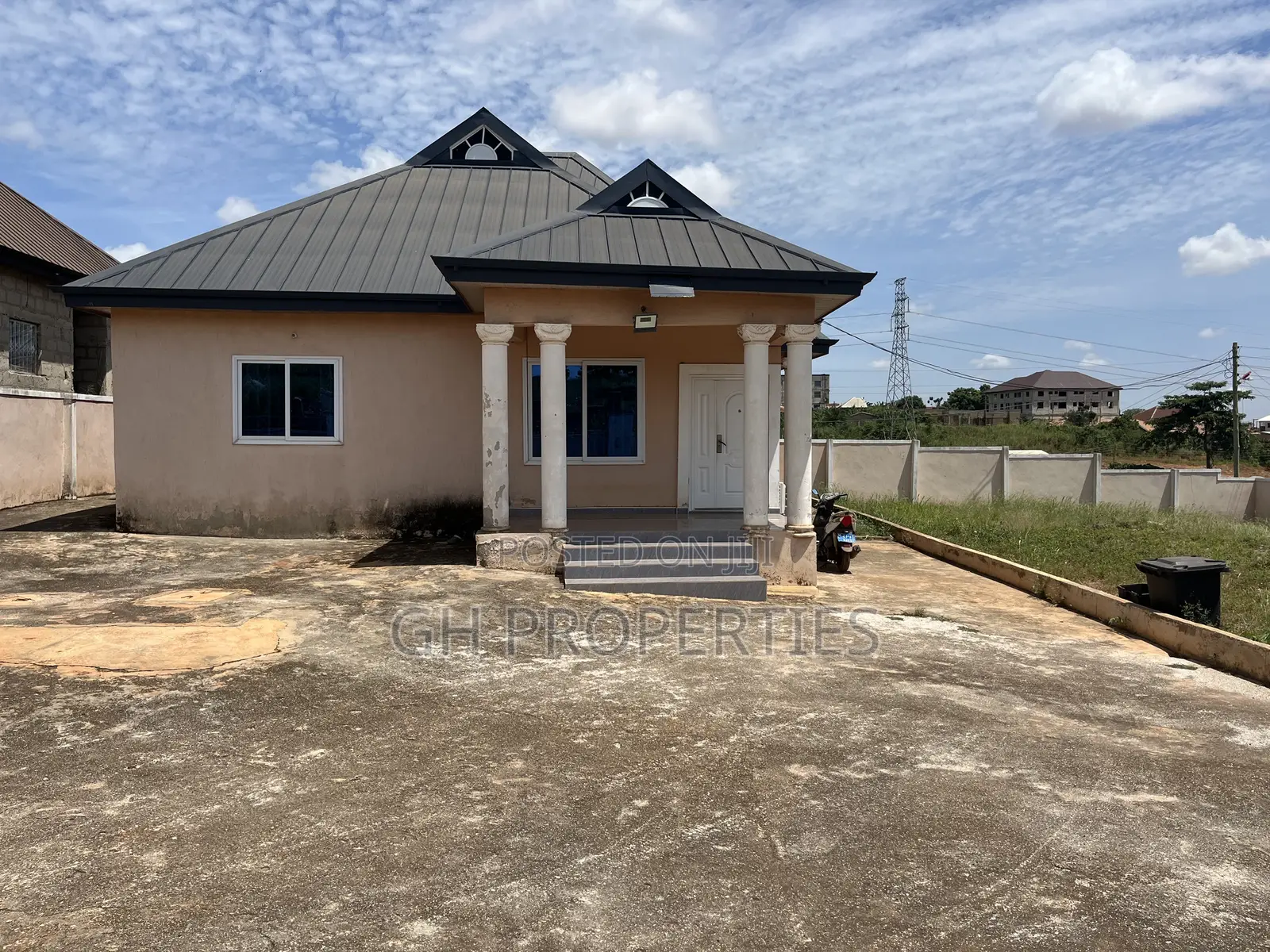 3bdrm House in Sokoban Kwanwoma., Kumasi Metropolitan for sale