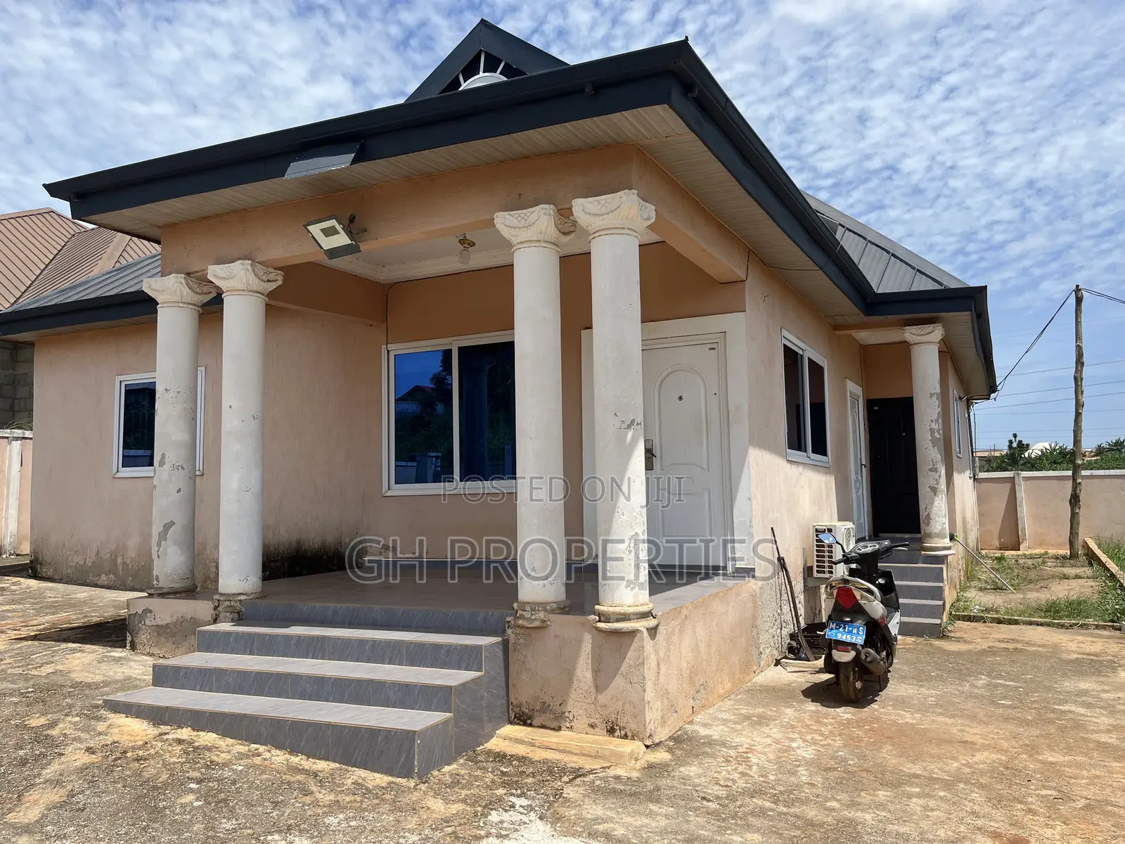 3bdrm House in Sokoban Kwanwoma., Kumasi Metropolitan for sale