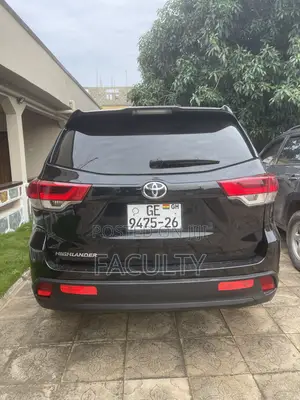 Toyota Highlander LE Plus 2019 Black