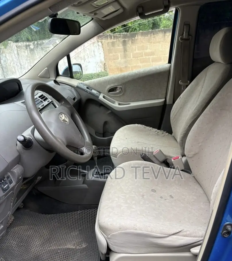 Toyota Vitz 1.3 AWD 5dr 2010 Blue