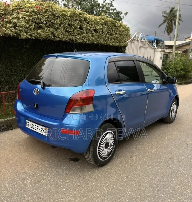 Toyota Vitz 1.3 AWD 5dr 2010 Blue