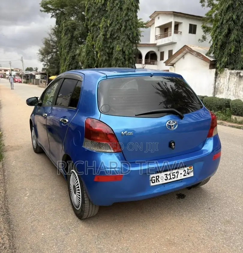 Toyota Vitz 1.3 AWD 5dr 2010 Blue