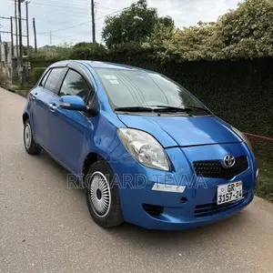 Toyota Vitz 1.3 AWD 5dr 2010 Blue