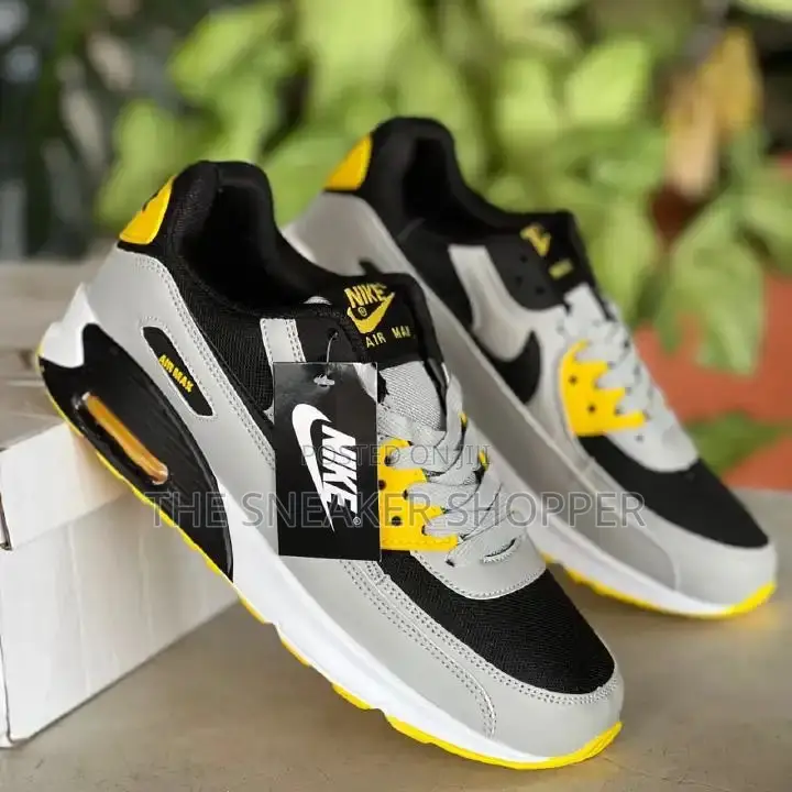 Airmax 90 Pale Grey Sneakers