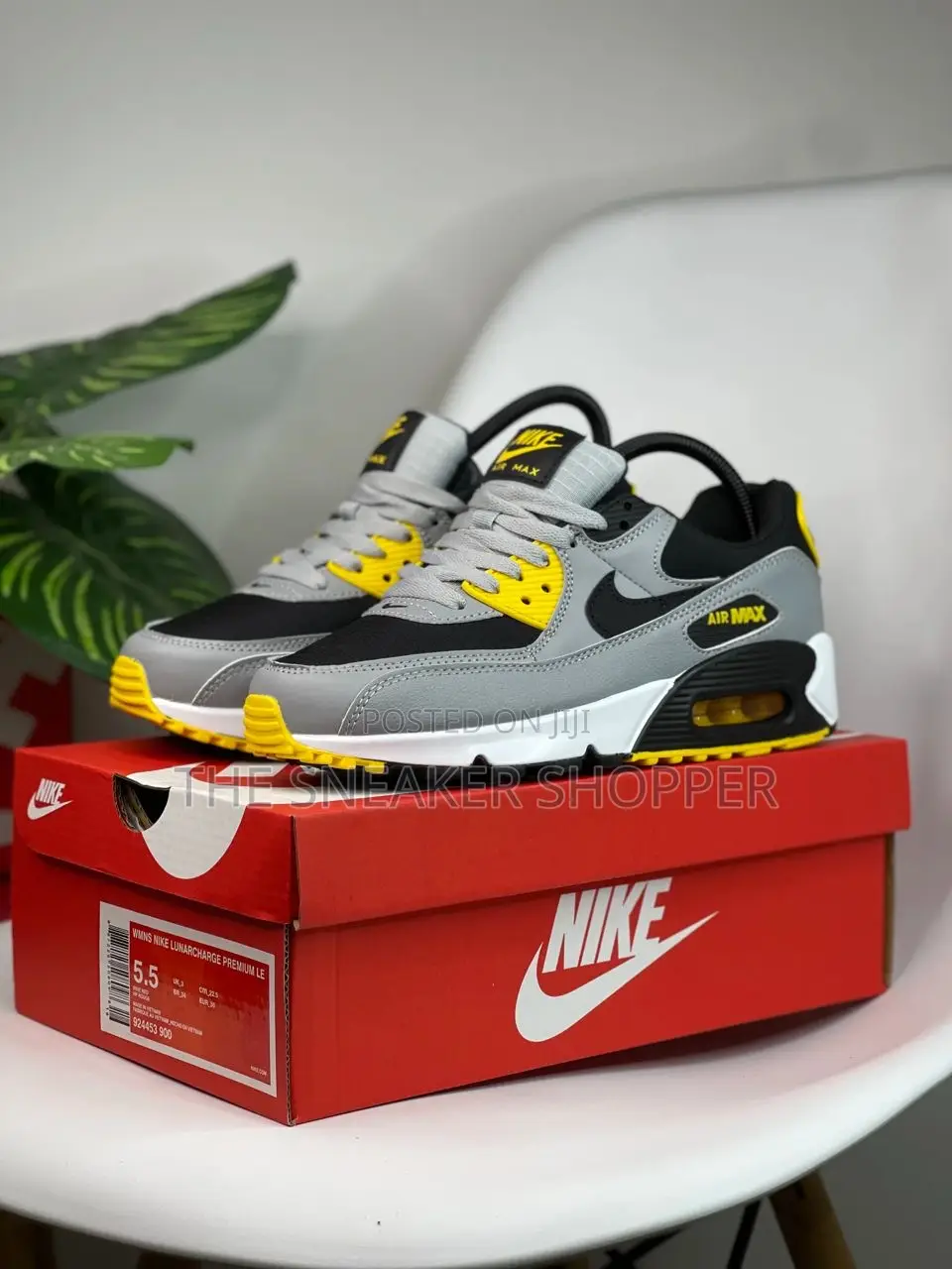 Airmax 90 Pale Grey Sneakers