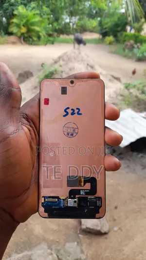 Galaxy S22 Screen