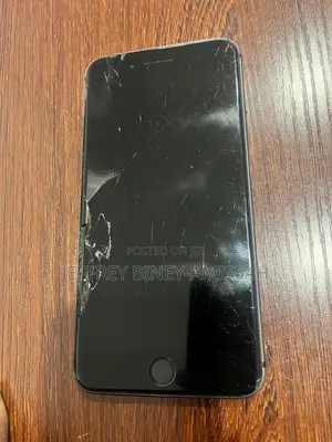 Apple iPhone 8 Plus 64 GB Black