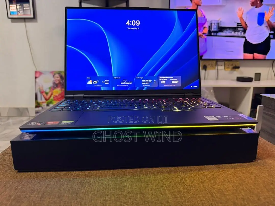 New Laptop Lenovo Legion 7 32GB AMD Ryzen 7 SSD 1T