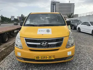 Hyundai Starex 2014 Yellow