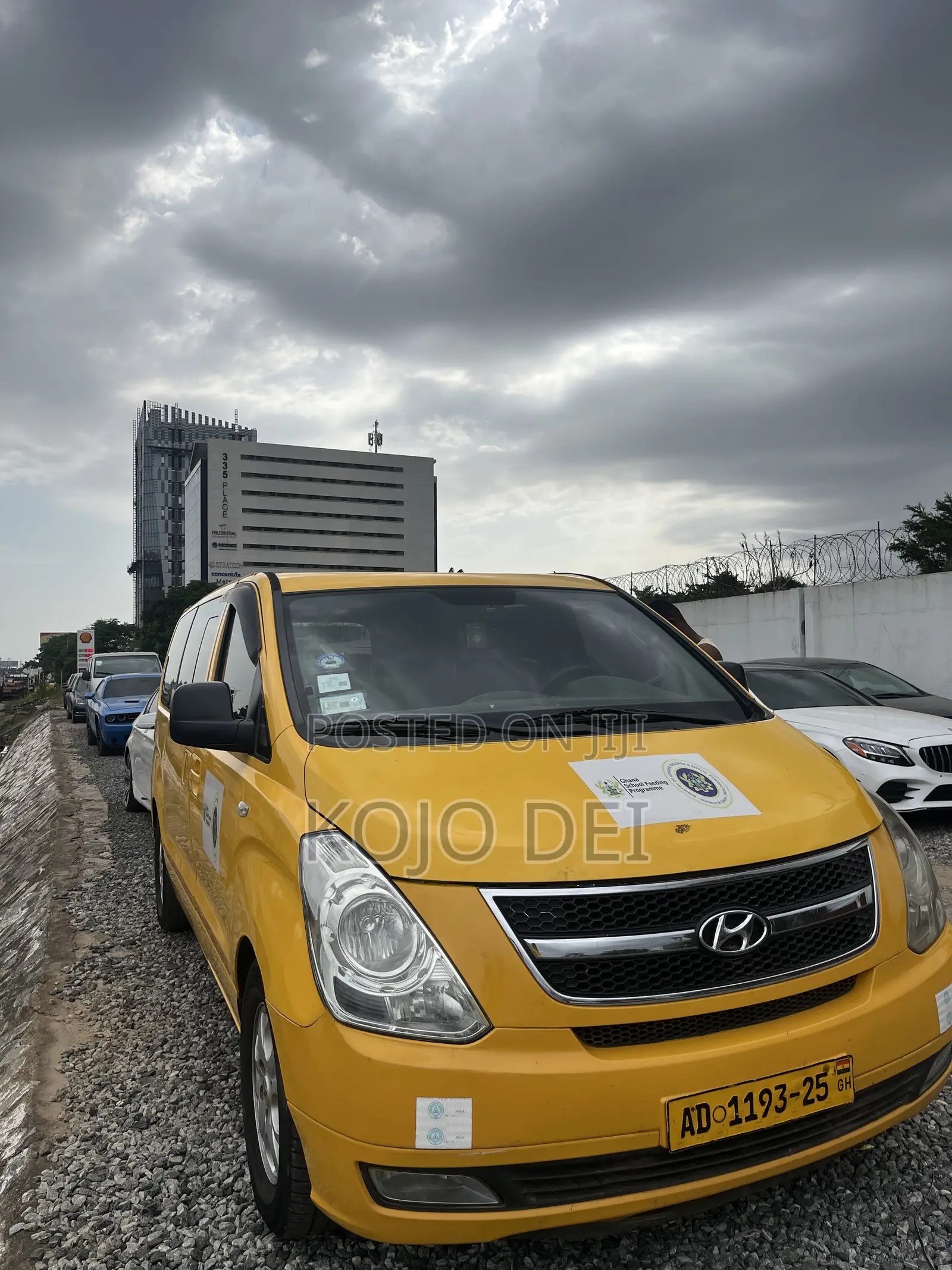 Hyundai Starex 2014 Yellow