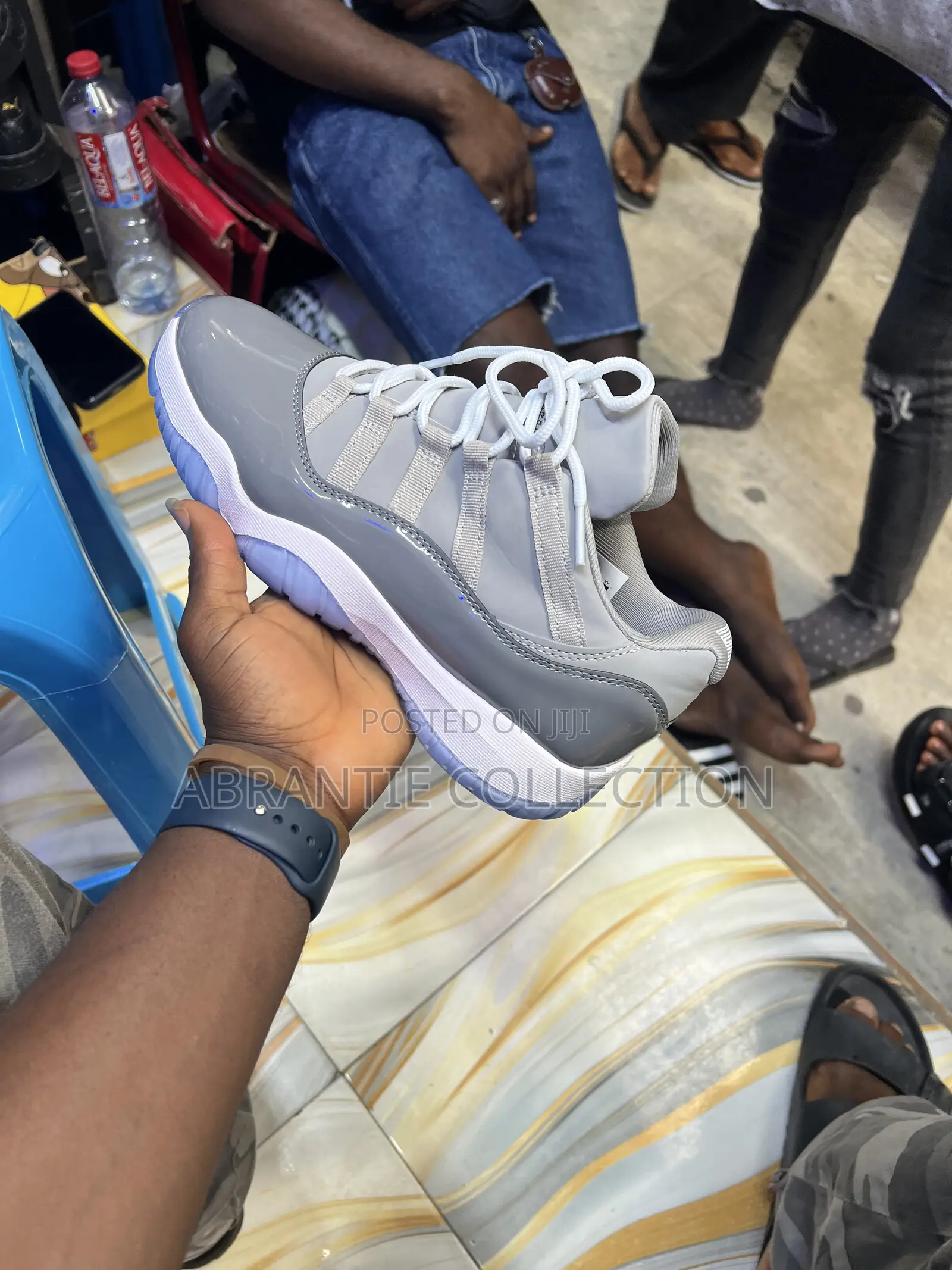 Air Jordan Retro 11 Low Cool Grey Available