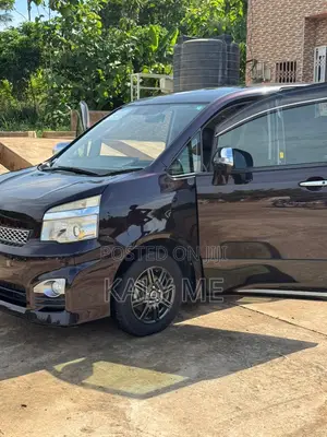 Toyota Voxy 2013 Black