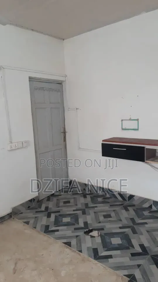 1bdrm Apartment in Rhonelcomforthome, Police Station for rent