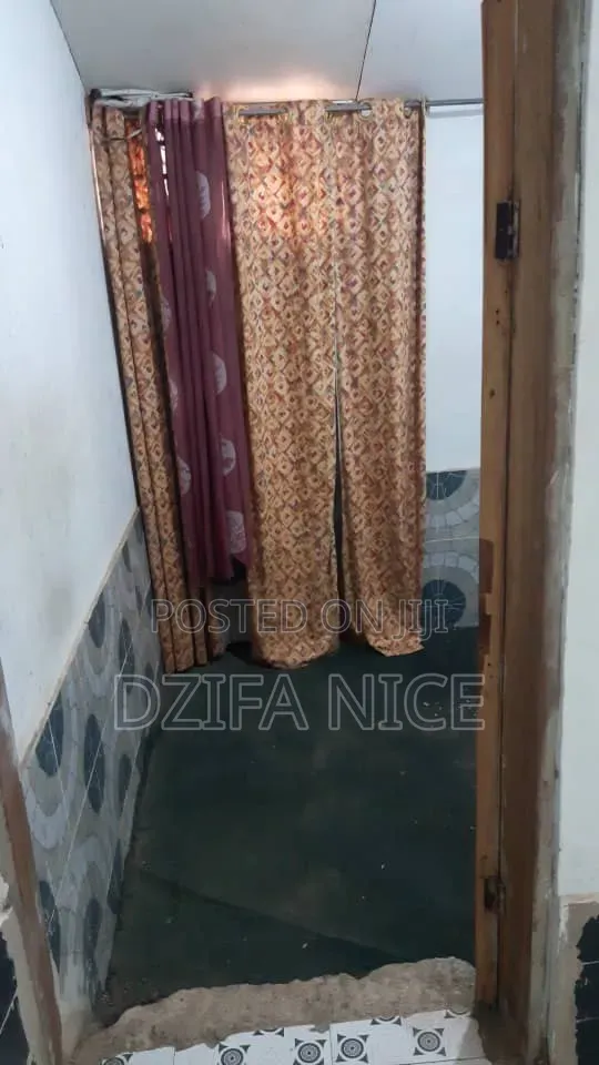 1bdrm Apartment in Rhonelcomforthome, Police Station for rent