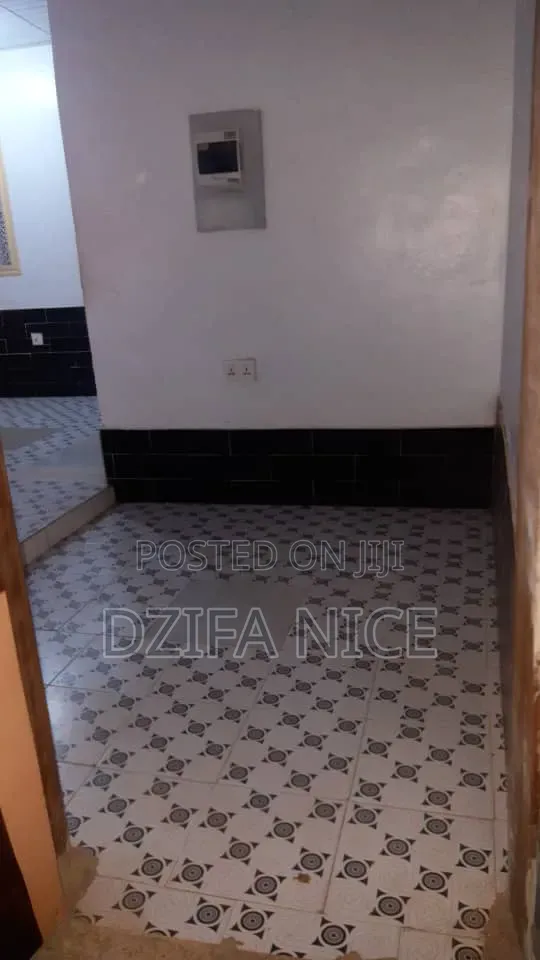 1bdrm Apartment in Rhonelcomforthome, Police Station for rent