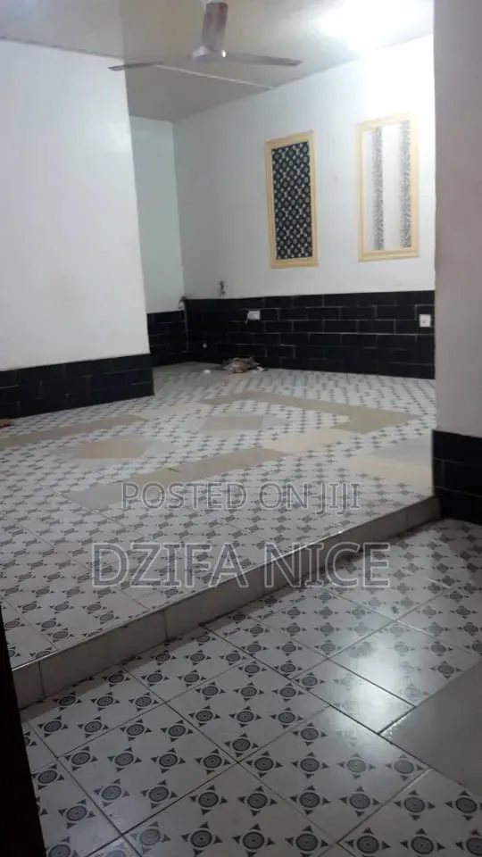 1bdrm Apartment in Rhonelcomforthome, Police Station for rent