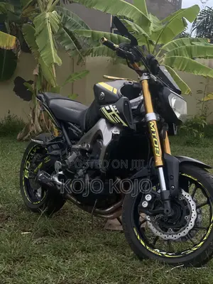 Yamaha 2018 Black