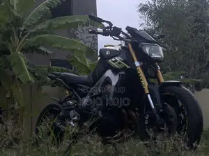 Yamaha 2018 Black