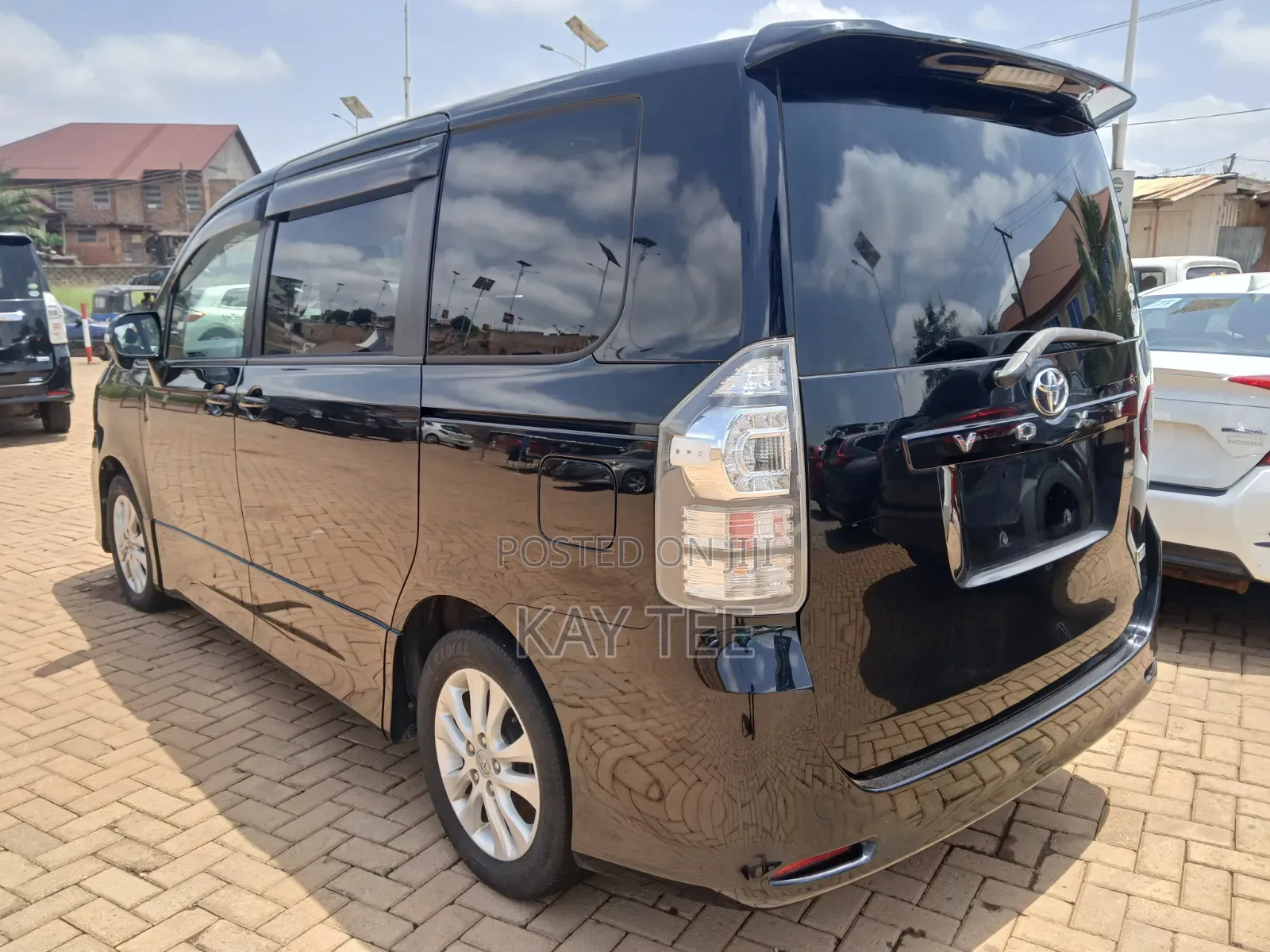 Toyota Voxy 2011 Black