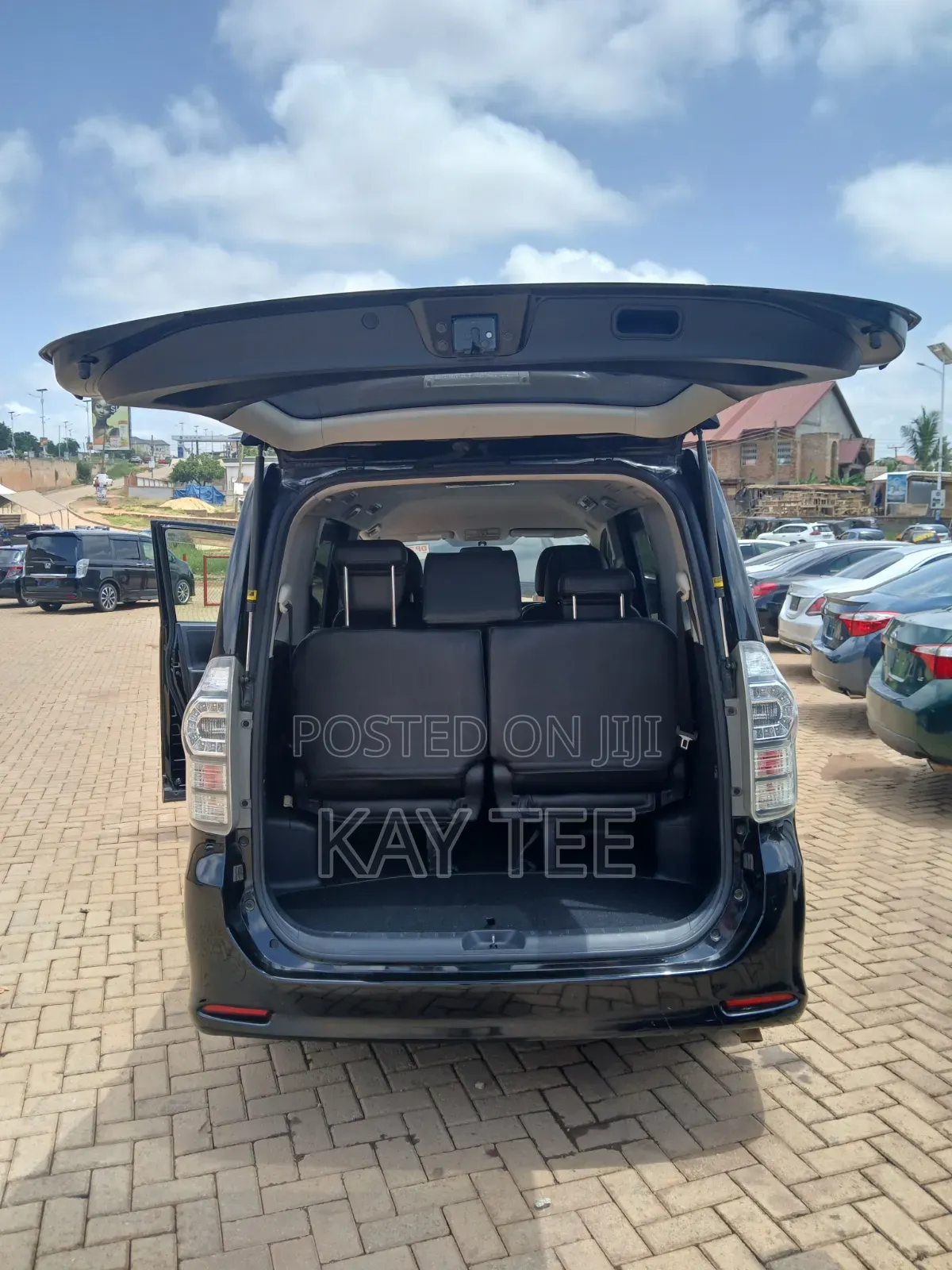 Toyota Voxy 2011 Black