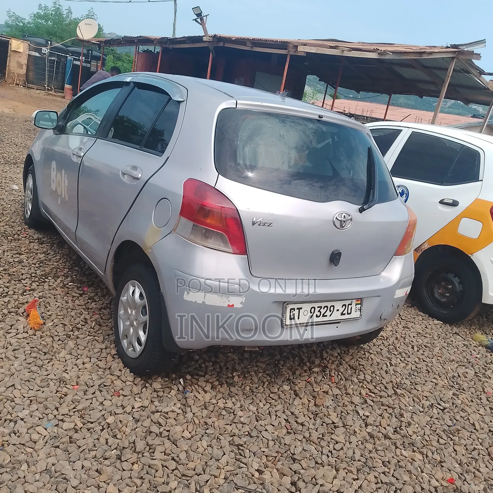 Toyota Vitz 1.0 FWD 3dr 2010 Gray