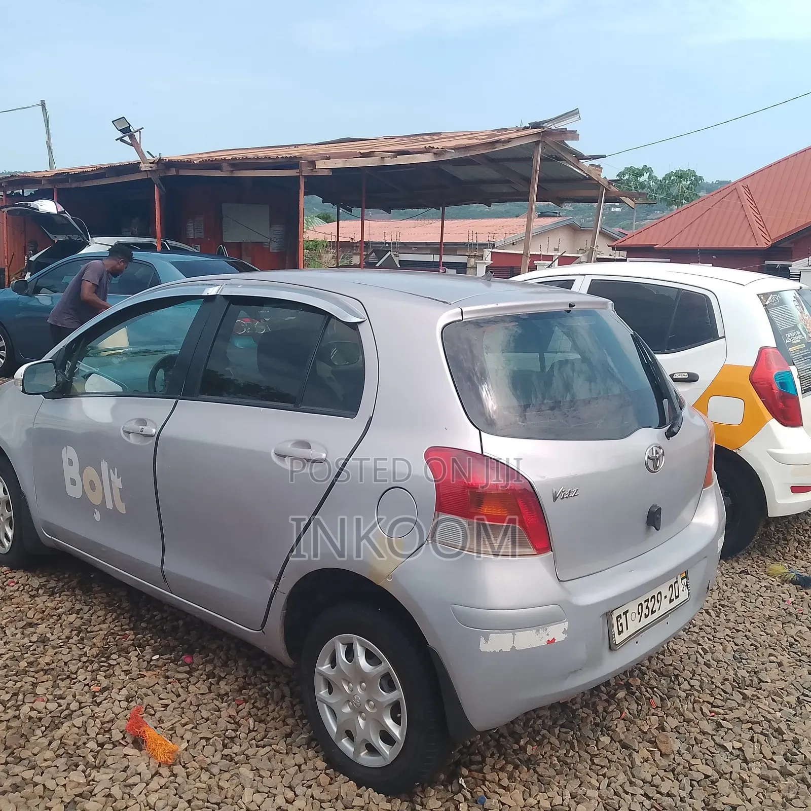 Toyota Vitz 1.0 FWD 3dr 2010 Gray