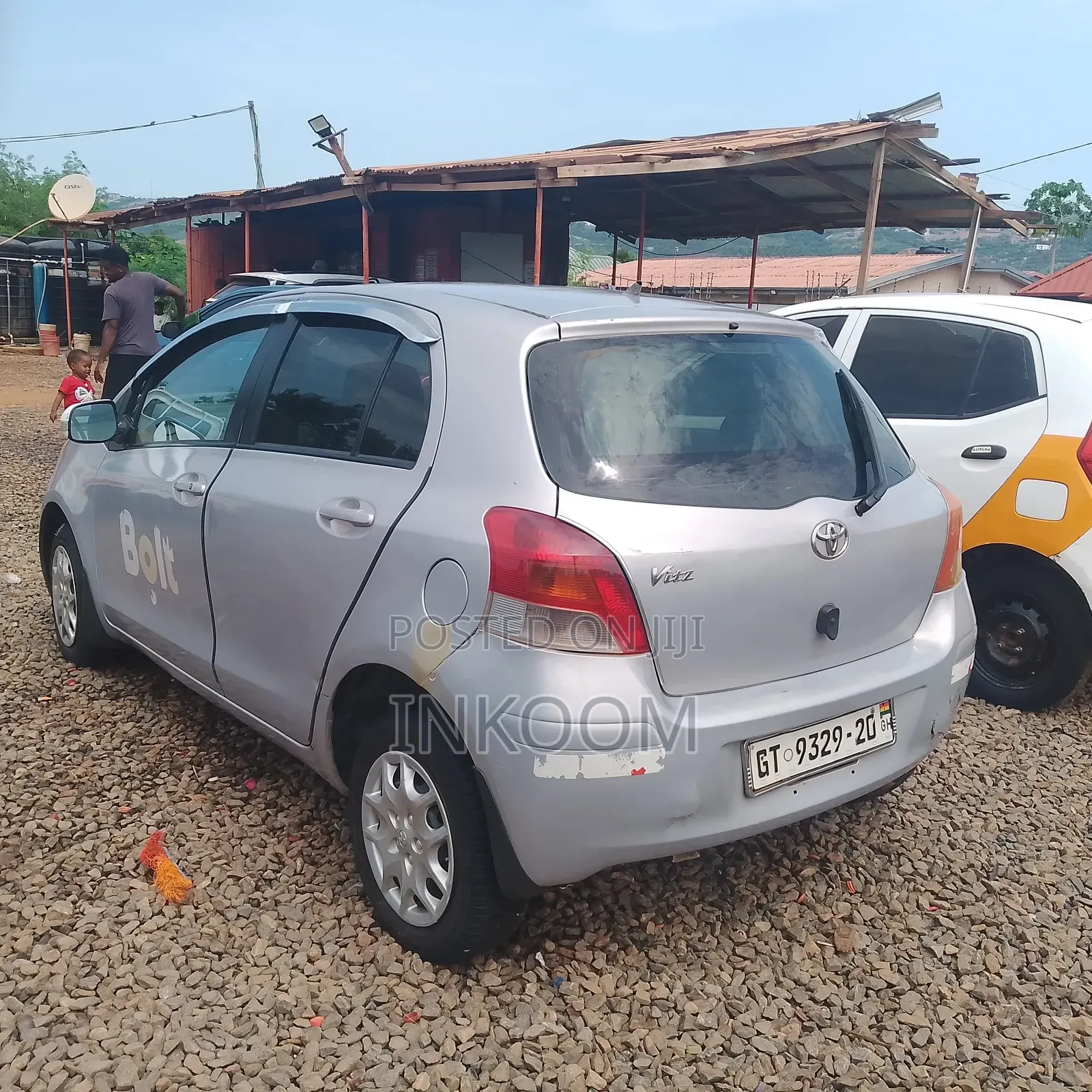 Toyota Vitz 1.0 FWD 3dr 2010 Gray