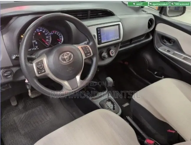 Toyota Vitz 1.3 FWD 5dr 2014 Gold