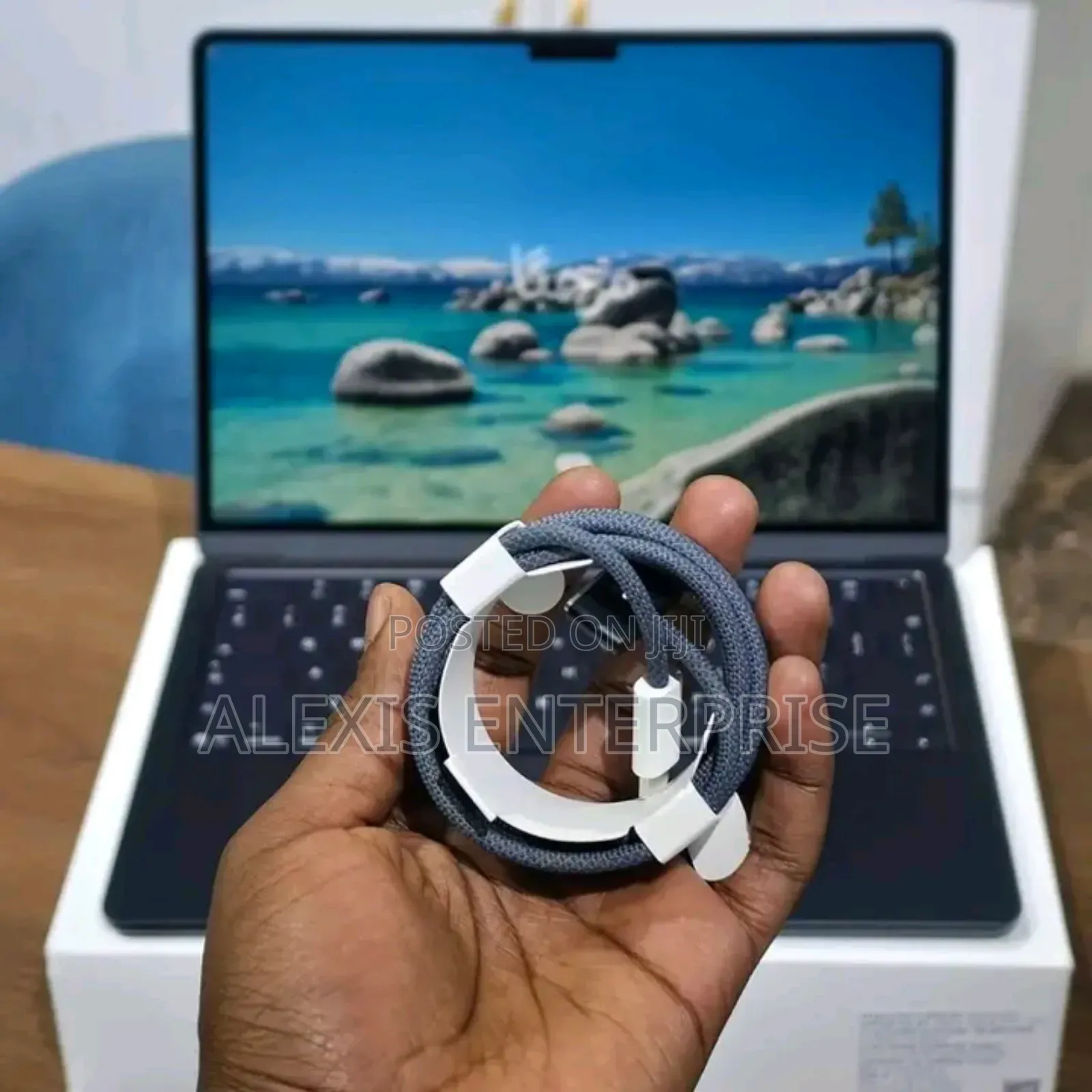 New Laptop Apple MacBook Air 2024 M3 13-inch 16GB Apple M3 SSD 512GB