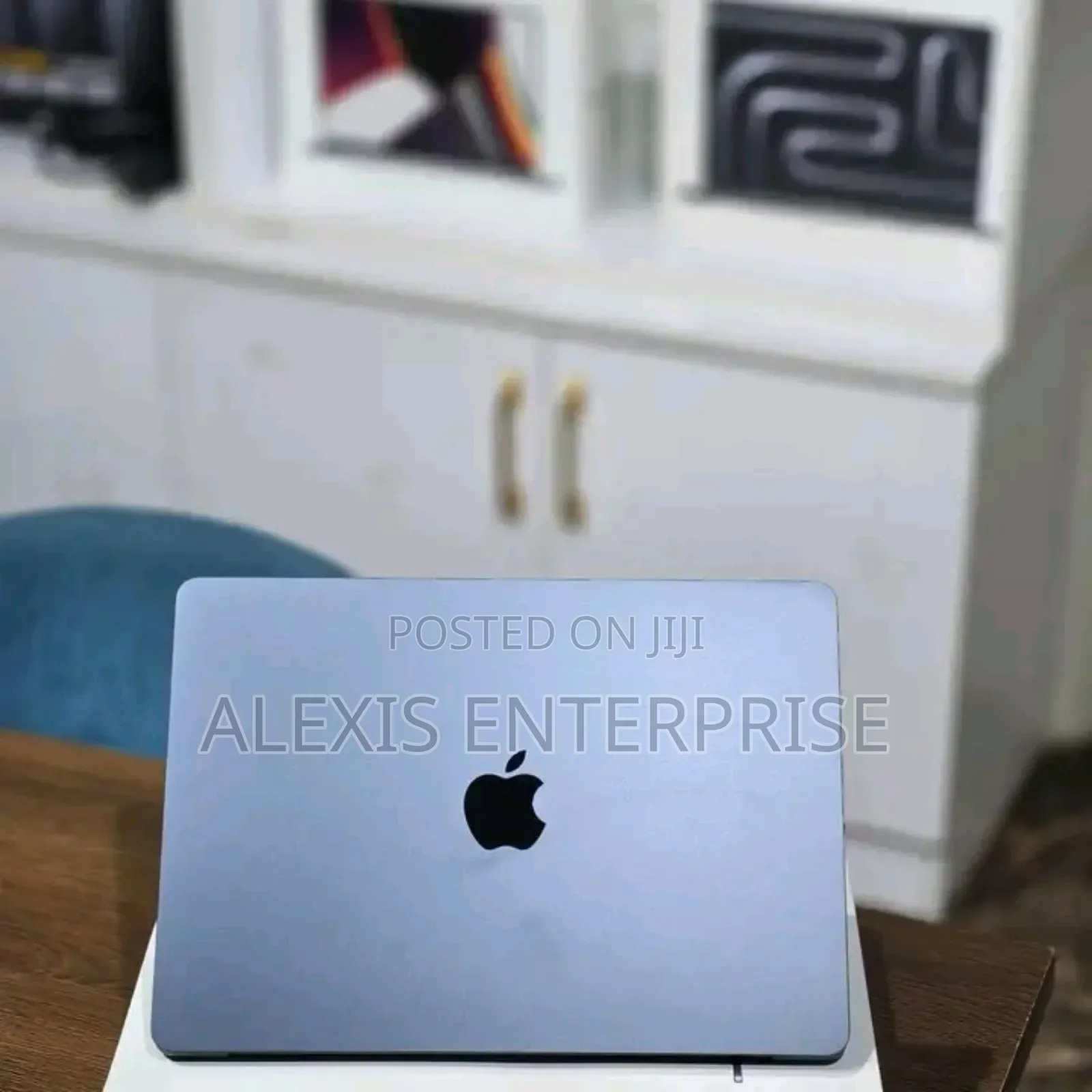New Laptop Apple MacBook Air 2024 M3 13-inch 16GB Apple M3 SSD 512GB