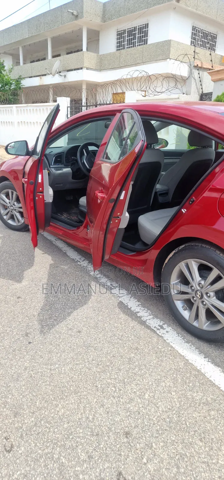 Hyundai Elantra SE Sedan FWD (2.0L 4cyl 6M) 2017 Red