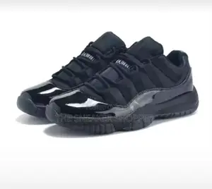 Jordan 11 Low Black Sneakers
