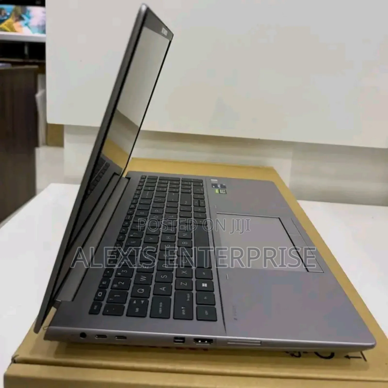 New Laptop HP ZBook Studio G8 32GB Intel Core i7 SSD 2T