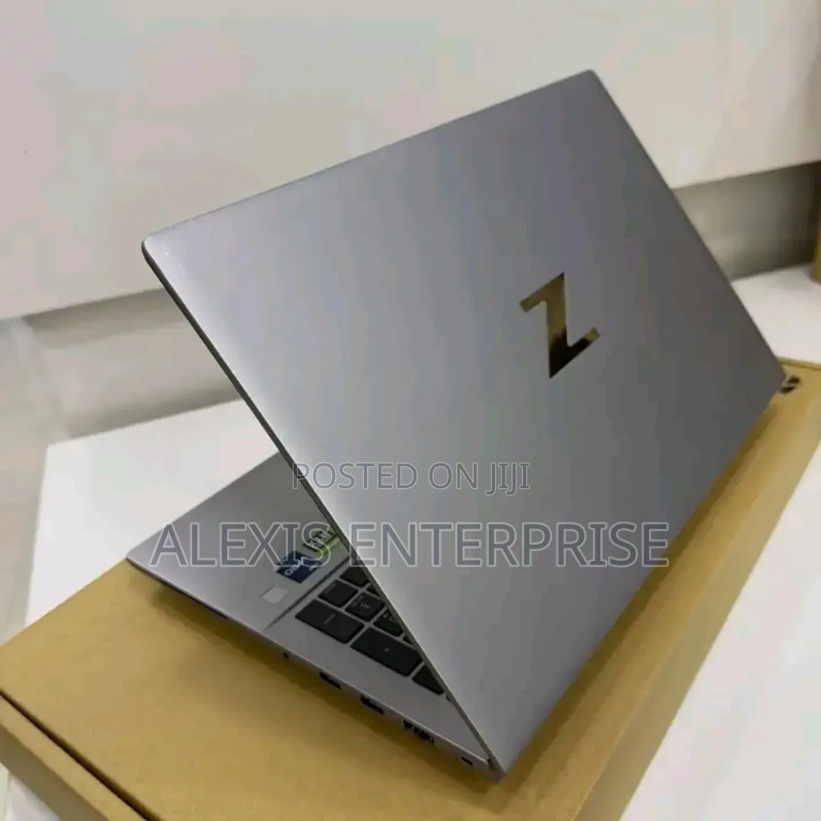 New Laptop HP ZBook Studio G8 32GB Intel Core i7 SSD 2T