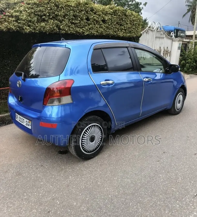 Toyota Vitz 2010 Blue