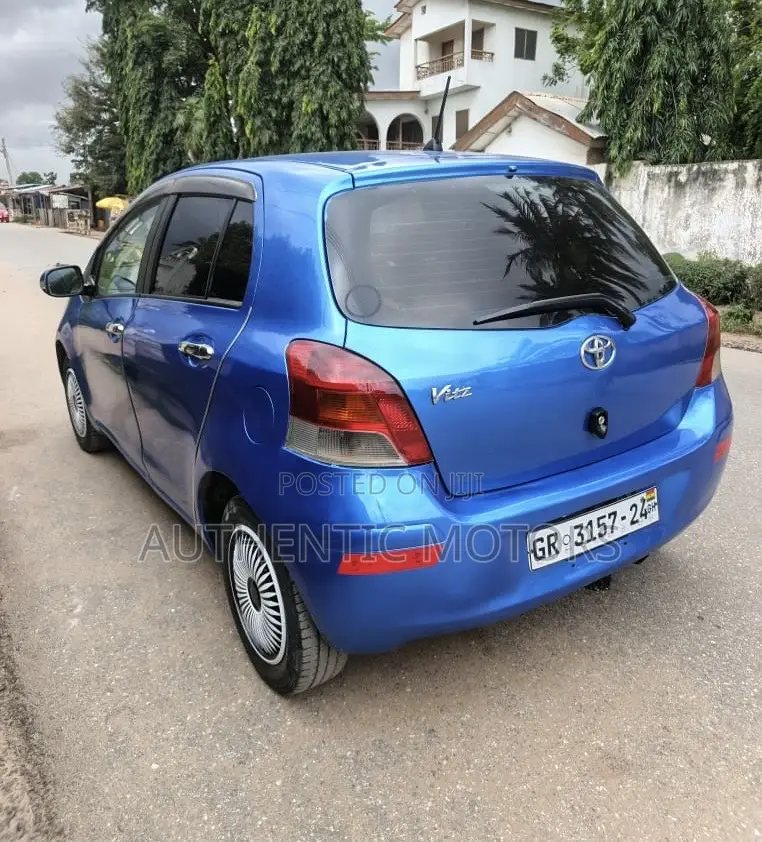 Toyota Vitz 2010 Blue