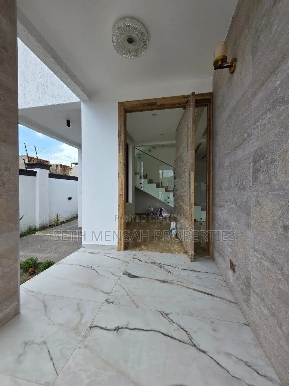 4bdrm House in 4 Bedroom House For, Burma Camp for sale