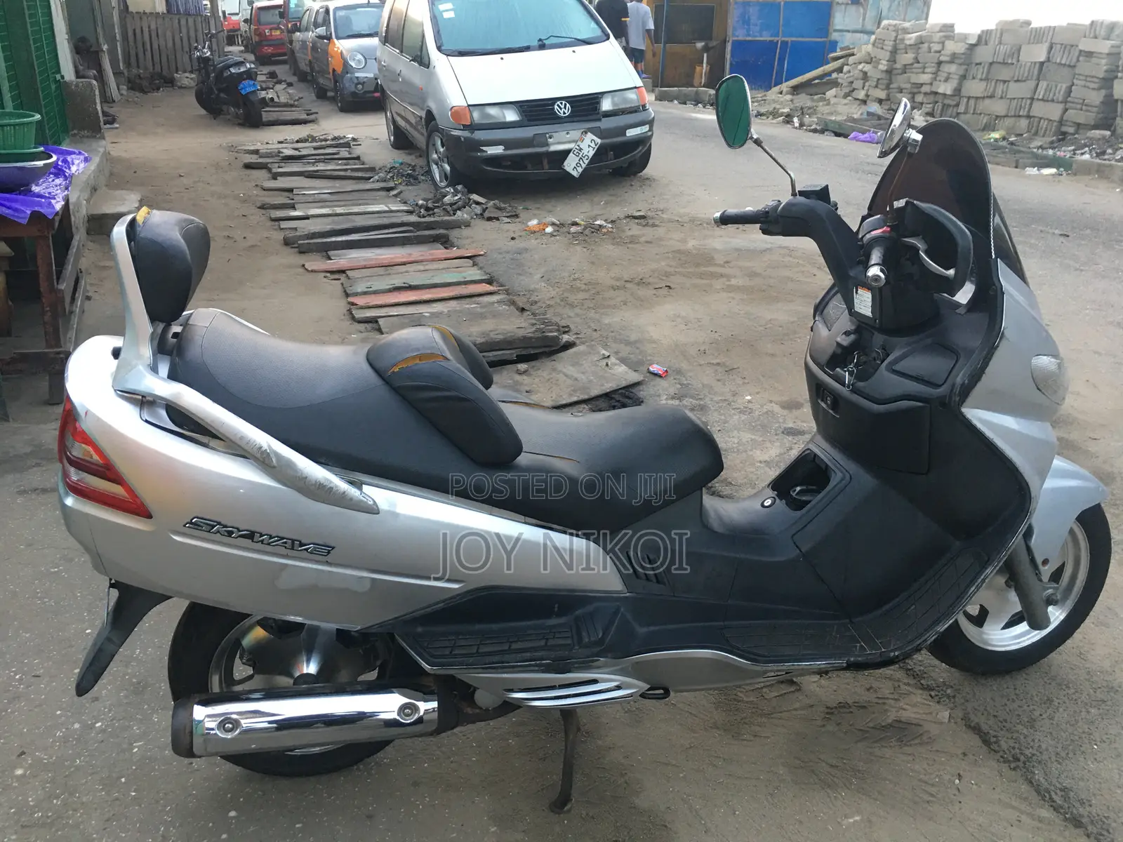 Suzuki 2012 Gray