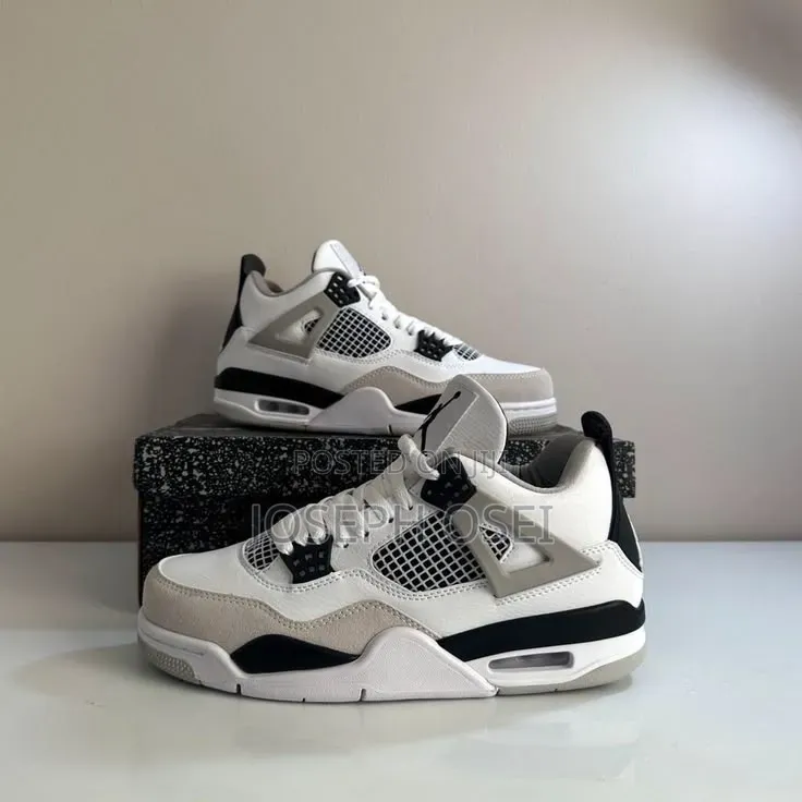 Jordan 4 Retro