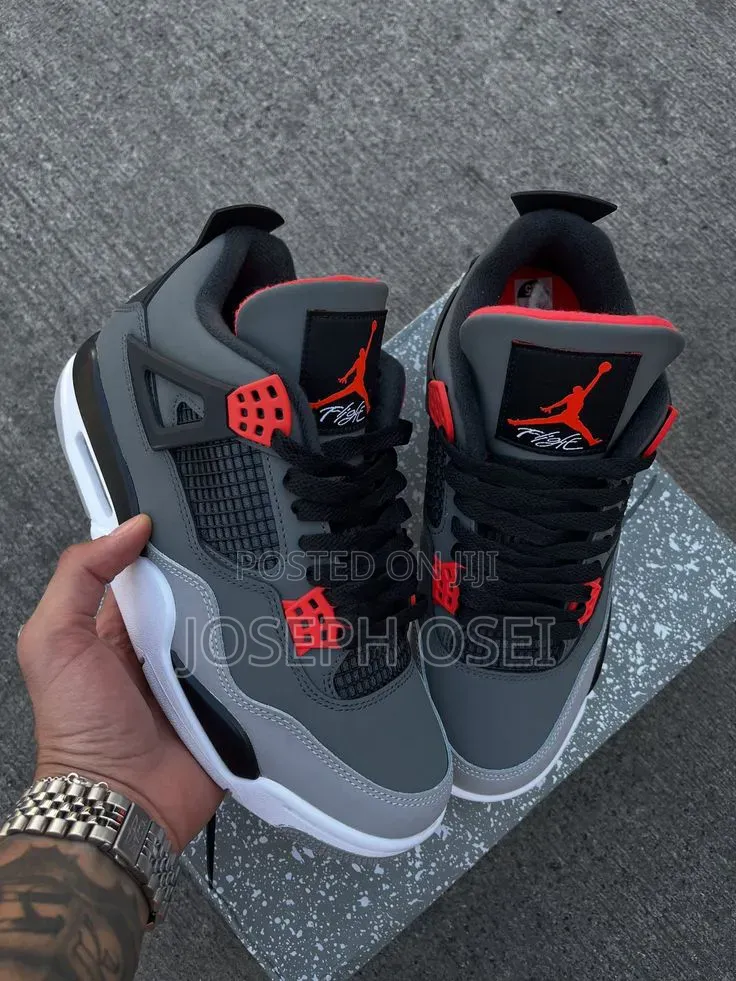 Jordan 4 Retro