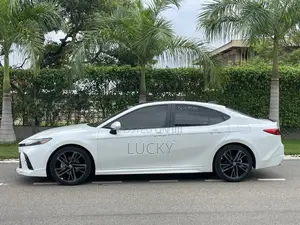 Toyota Camry XSE 2025 White
