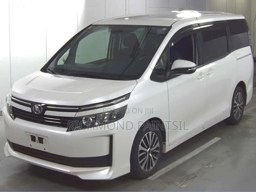 Toyota Voxy 2016 White