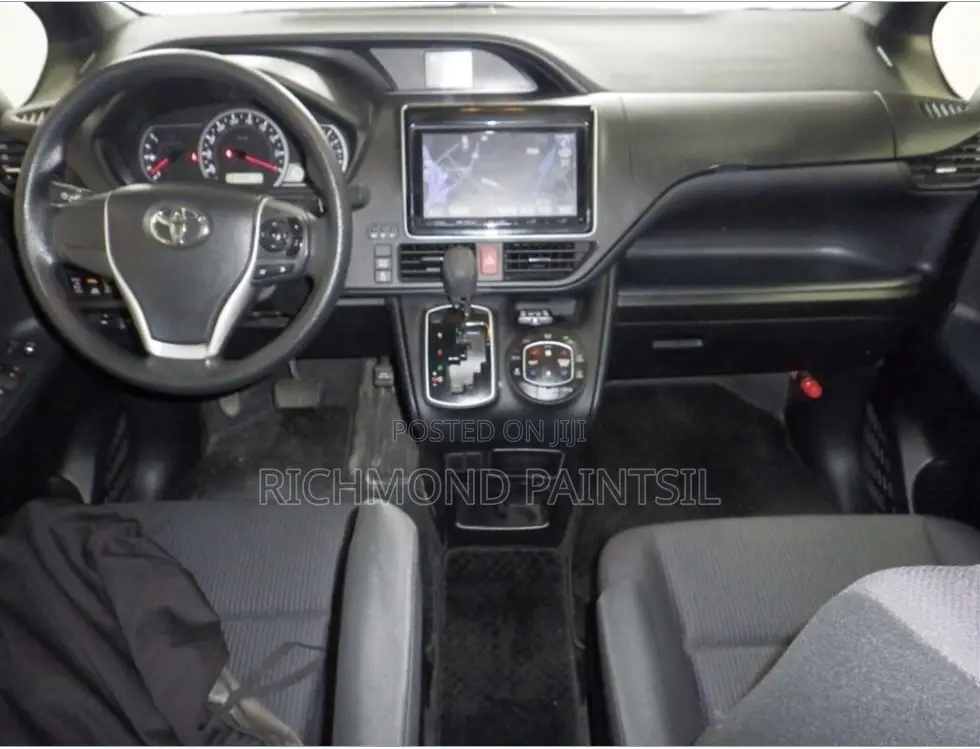 Toyota Voxy 2016 White