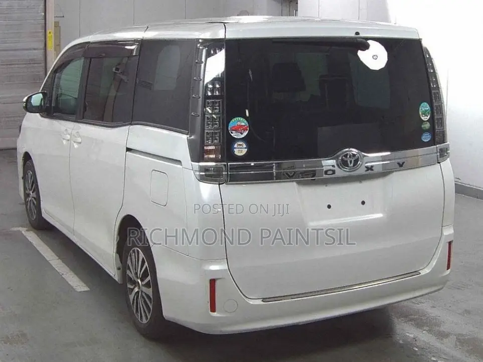 Toyota Voxy 2016 White