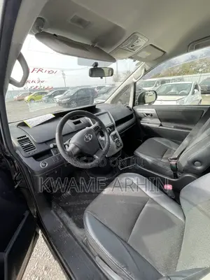 Toyota Voxy ZS 2WD 7-Seater 2013 Black