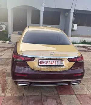 Mercedes-Benz E300 2017 Gold