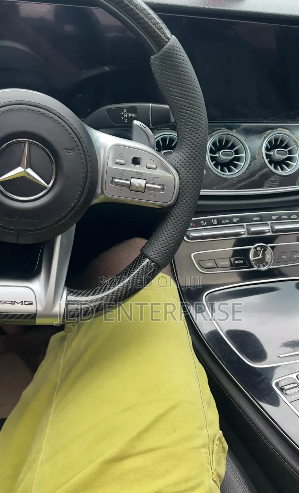 Mercedes-Benz E300 2017 Gold