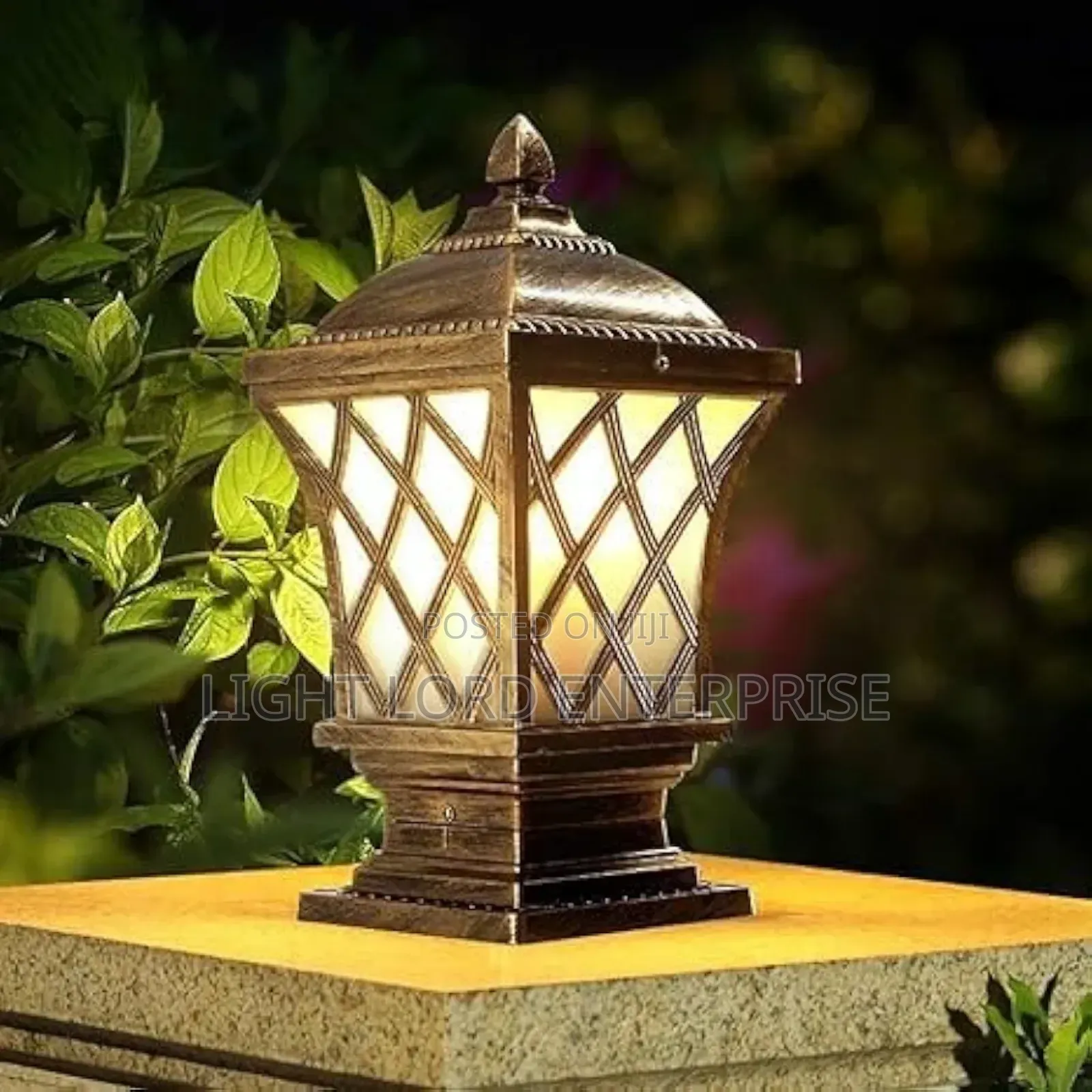 Sun Resistance Gate Lamp